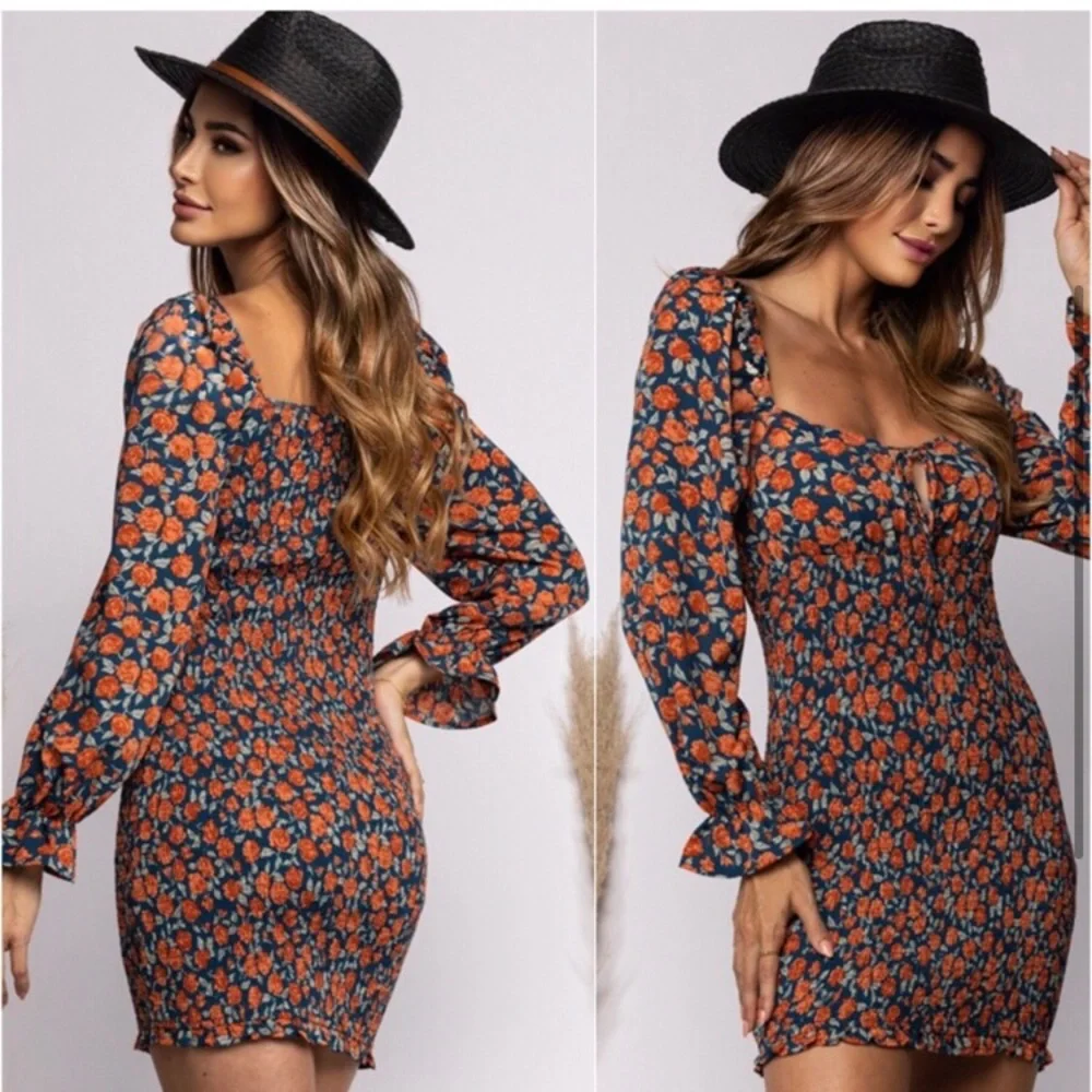 LAST ONE: women’s stunning beautiful long sleeved floral shirred dress - Picture 2 of 2